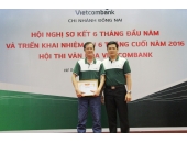 Vietcombank khen thưởng nhân viên bảo vệ chuyên nghiệp trả lại 17 triệu đồng đánh rơi cho khách